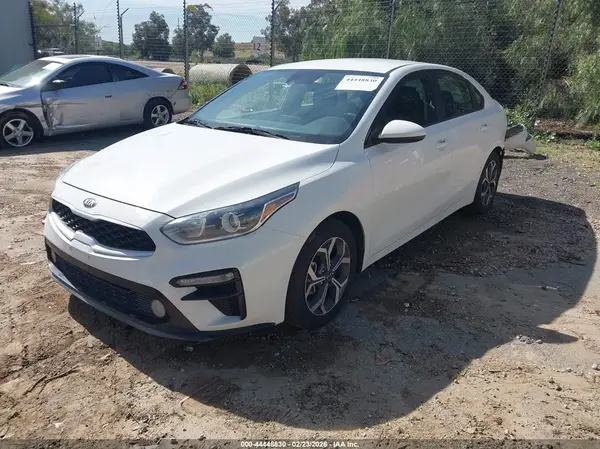 3KPF24AD8KE093423 2019 KIA FORTE - Image 2