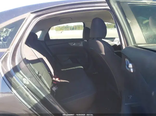3KPF24AD8KE094457 2019 KIA FORTE - Image 8