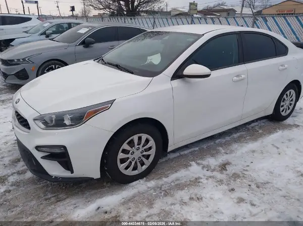 3KPF24AD8KE095429 2019 KIA FORTE - Image 2