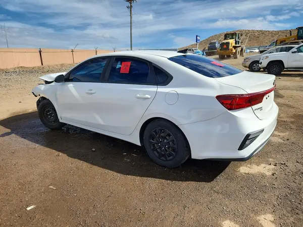 3KPF24AD8KE099822 2019 KIA FORTE - Image 2