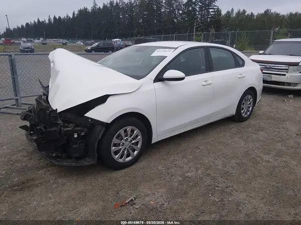 3KPF24AD8KE099934 2019 KIA FORTE - Image 2