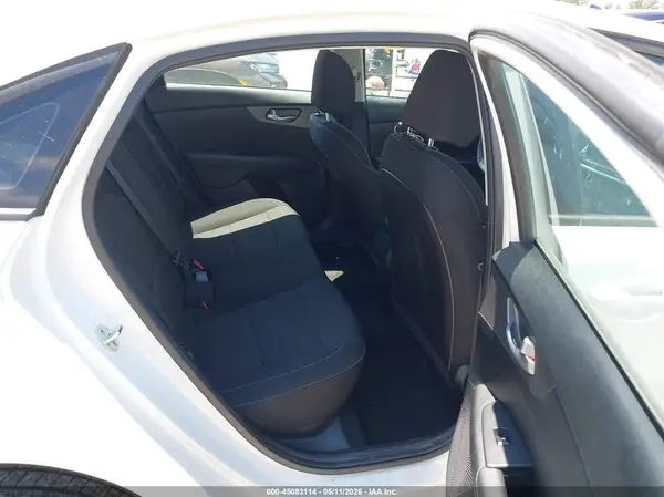 3KPF24AD8KE101505 2019 KIA FORTE - Image 8