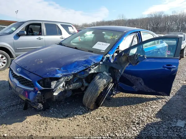 3KPF24AD8KE103660 2019 KIA FORTE - Image 2