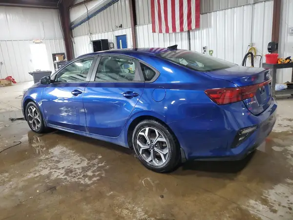 3KPF24AD8KE104260 2019 KIA FORTE - Image 2