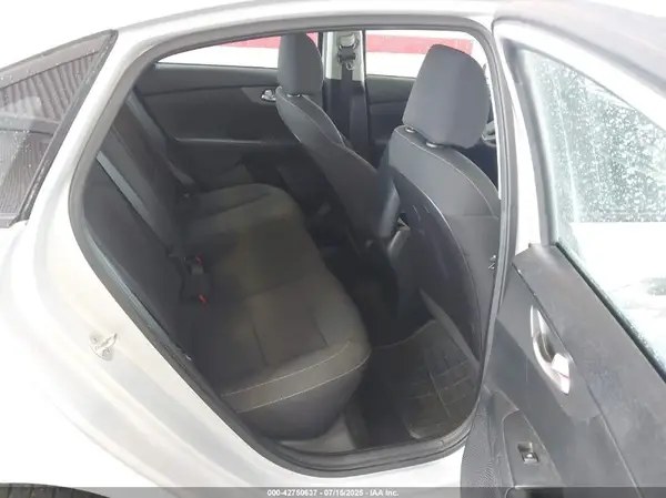 3KPF24AD8KE104808 2019 KIA FORTE - Image 8