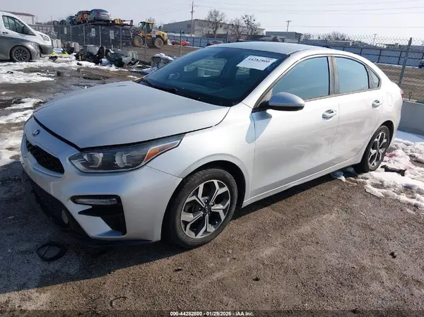 3KPF24AD8KE109331 2019 KIA FORTE - Image 2