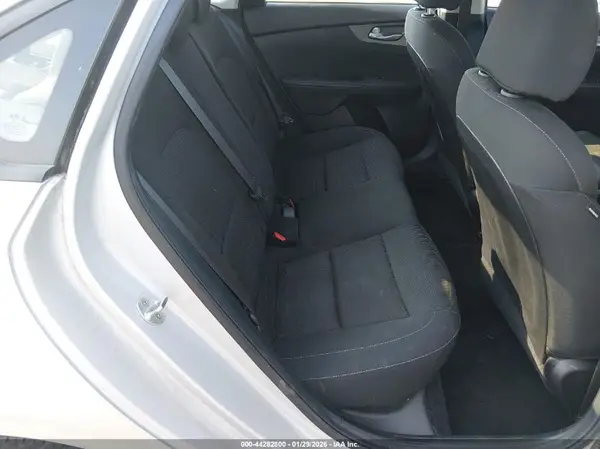 3KPF24AD8KE109331 2019 KIA FORTE - Image 8