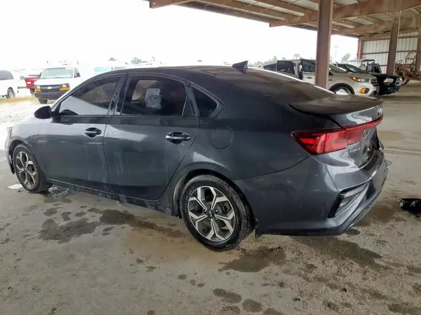 3KPF24AD8KE109684 2019 KIA FORTE - Image 2