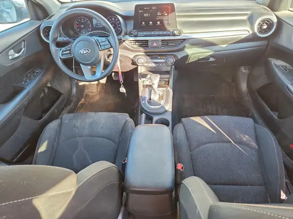 3KPF24AD8KE111306 2019 KIA FORTE - Image 8