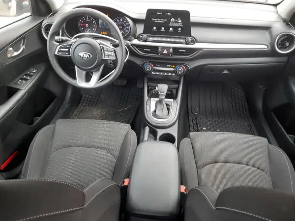 3KPF24AD8KE112827 2019 KIA FORTE - Image 8