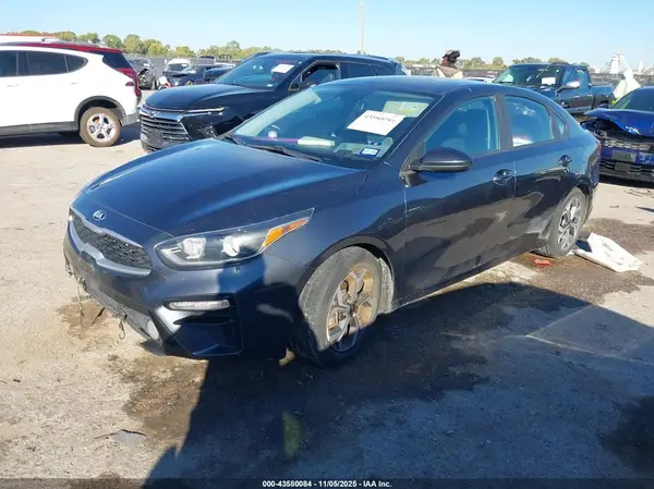 3KPF24AD8KE112844 2019 KIA FORTE - Image 2