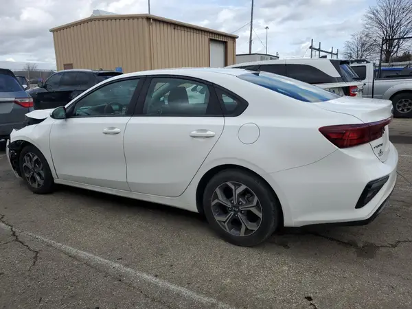 3KPF24AD8KE114643 2019 KIA FORTE - Image 2