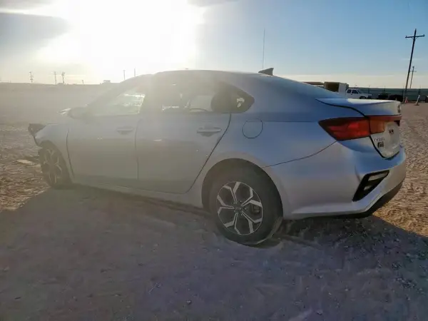 3KPF24AD8KE114772 2019 KIA FORTE - Image 2