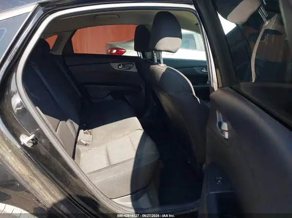 3KPF24AD8KE115159 2019 KIA FORTE - Image 8