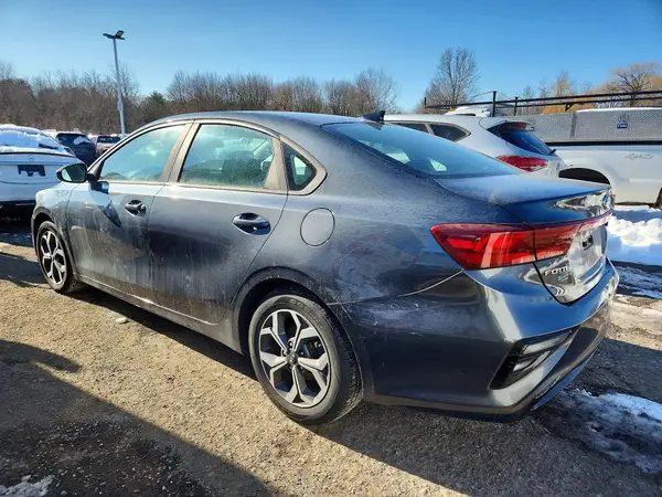 3KPF24AD8KE117834 2019 KIA FORTE - Image 2