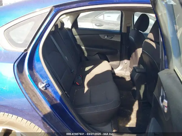 3KPF24AD8KE119776 2019 KIA FORTE - Image 8