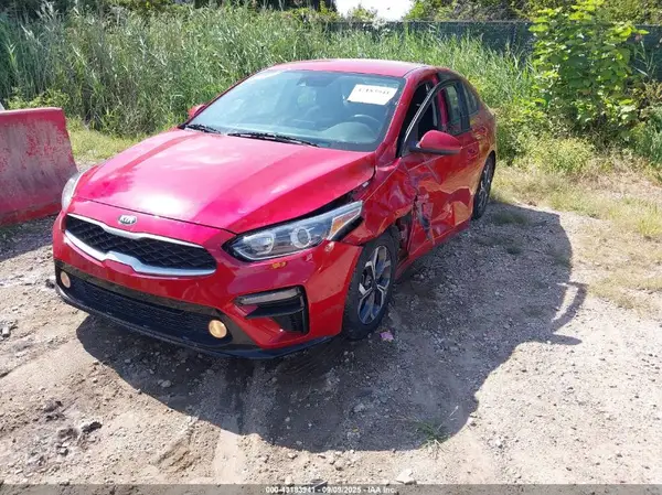 3KPF24AD8KE119843 2019 KIA FORTE - Image 2