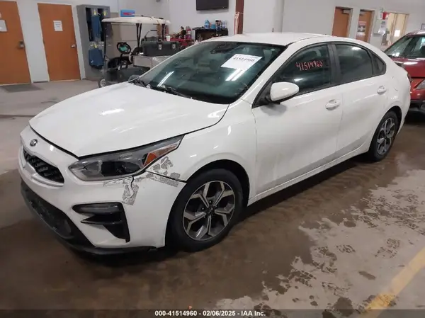 3KPF24AD8KE121155 2019 KIA FORTE - Image 2