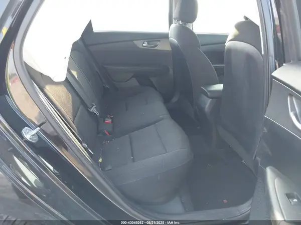 3KPF24AD8KE123018 2019 KIA FORTE - Image 8