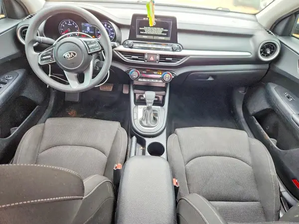 3KPF24AD8KE129823 2019 KIA FORTE - Image 8