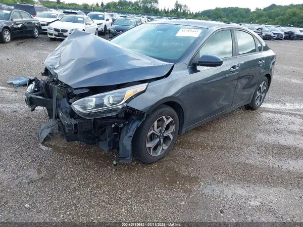 3KPF24AD8KE131295 2019 KIA FORTE - Image 2