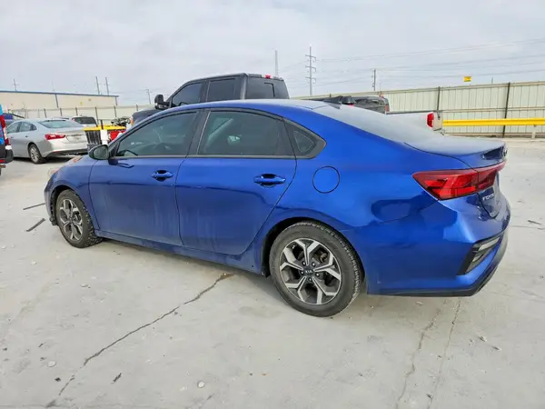 3KPF24AD8KE131393 2019 KIA FORTE - Image 2