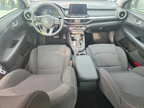 3KPF24AD8KE131393 2019 KIA FORTE - Image 8