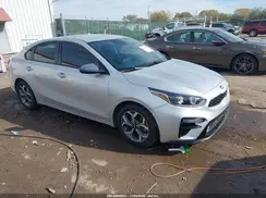 3KPF24AD8KE133550 2019 KIA FORTE