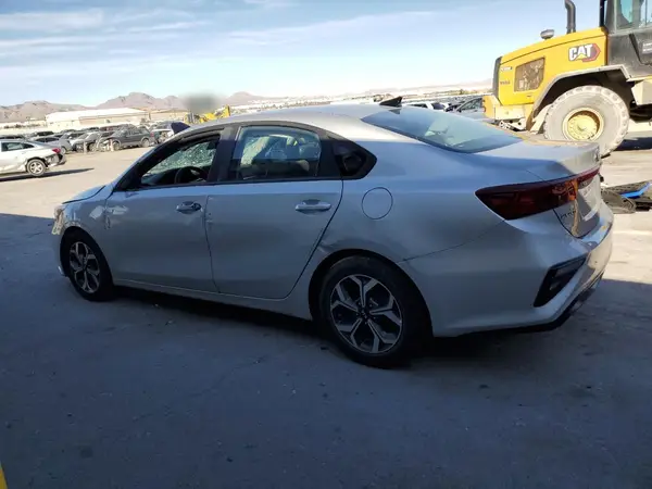 3KPF24AD8KE135637 2019 KIA FORTE - Image 2
