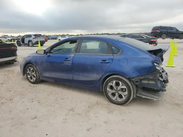 3KPF24AD8KE137954 2019 KIA FORTE - Image 2