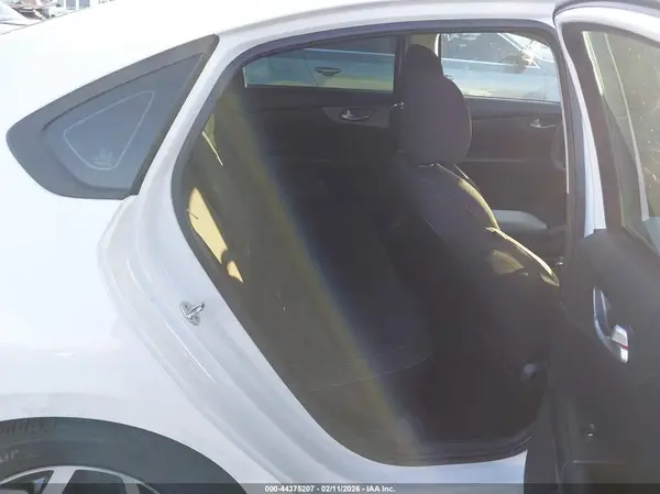 3KPF24AD8KE138683 2019 KIA FORTE - Image 8