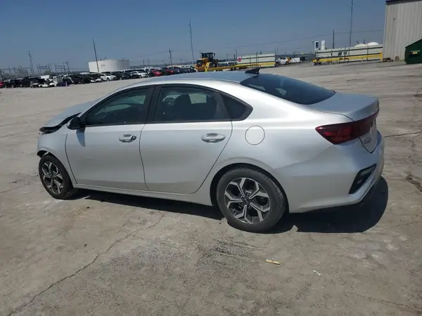 3KPF24AD8LE142637 2020 KIA FORTE - Image 2