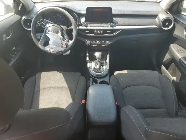 3KPF24AD8LE142637 2020 KIA FORTE - Image 8