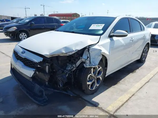 3KPF24AD8LE151323 2020 KIA FORTE - Image 2