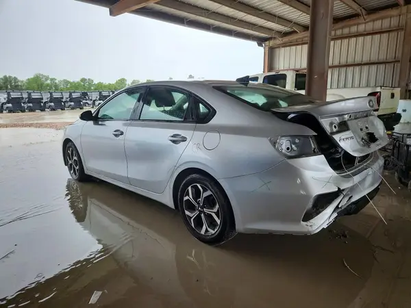 3KPF24AD8LE151399 2020 KIA FORTE - Image 2