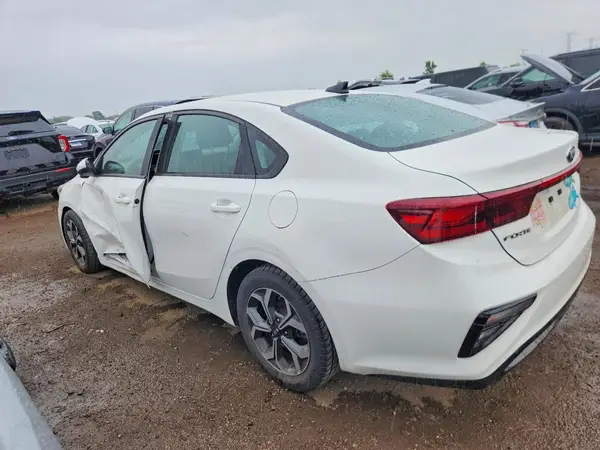 3KPF24AD8LE155212 2020 KIA FORTE - Image 2