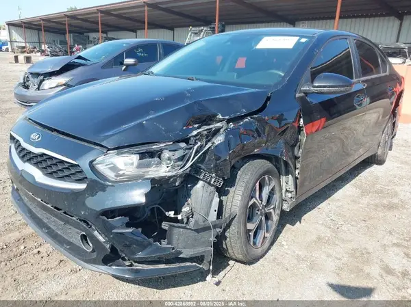 3KPF24AD8LE158661 2020 KIA FORTE - Image 2