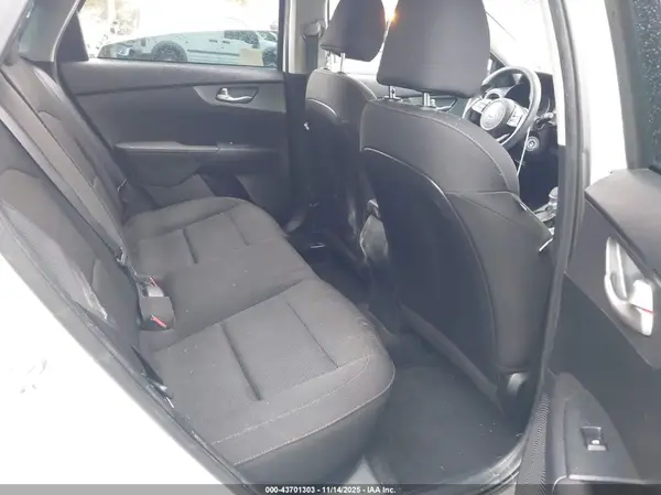 3KPF24AD8LE175136 2020 KIA FORTE - Image 8
