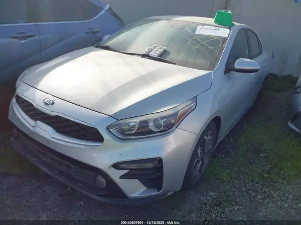 3KPF24AD8LE175489 2020 KIA FORTE - Image 2