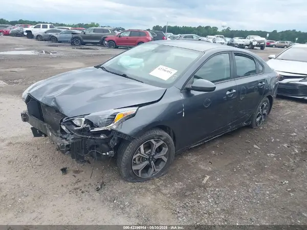 3KPF24AD8LE179736 2020 KIA FORTE - Image 2