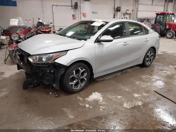 3KPF24AD8LE182863 2020 KIA FORTE - Image 2