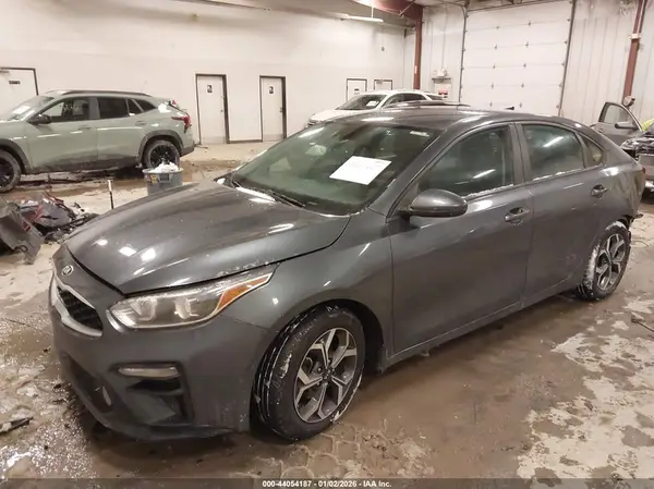 3KPF24AD8LE185164 2020 KIA FORTE - Image 2