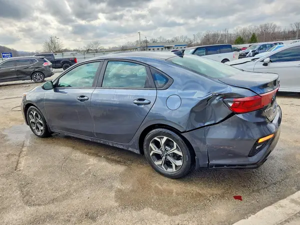 3KPF24AD8LE186976 2020 KIA FORTE - Image 2