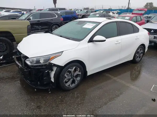 3KPF24AD8LE195662 2020 KIA FORTE - Image 2