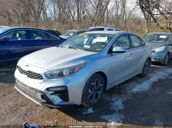 3KPF24AD8LE201265 2020 KIA FORTE - Image 2