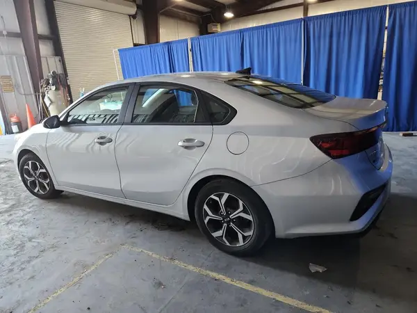 3KPF24AD8LE205493 2020 KIA FORTE - Image 2