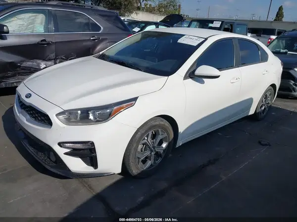 3KPF24AD8LE205767 2020 KIA FORTE - Image 2