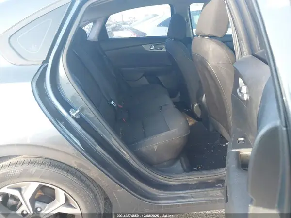 3KPF24AD8LE209379 2020 KIA FORTE - Image 8