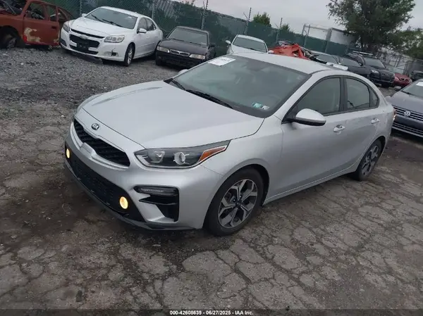 3KPF24AD8LE209396 2020 KIA FORTE - Image 2