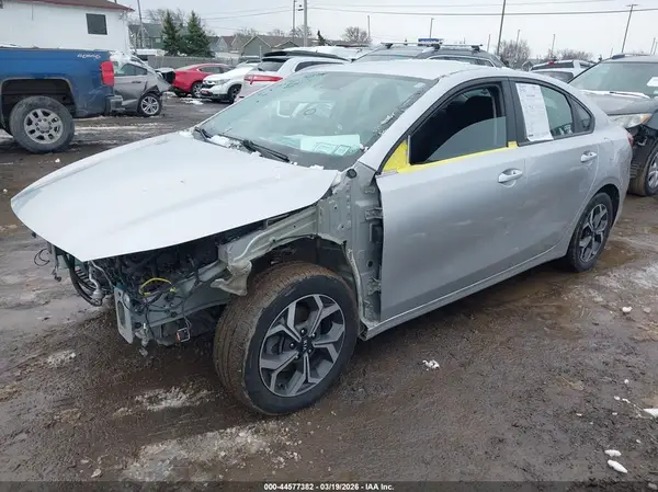 3KPF24AD8LE209947 2020 KIA FORTE - Image 2